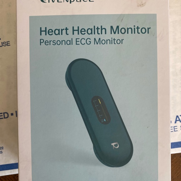 Livenpace Heart Health Monitor Personal ECG Device Tracker... - Picture 10 of 11